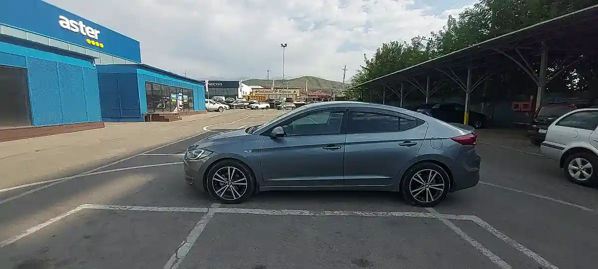 Hyundai Elantra 2018 года за 7 500 000 тг. в Алматы
