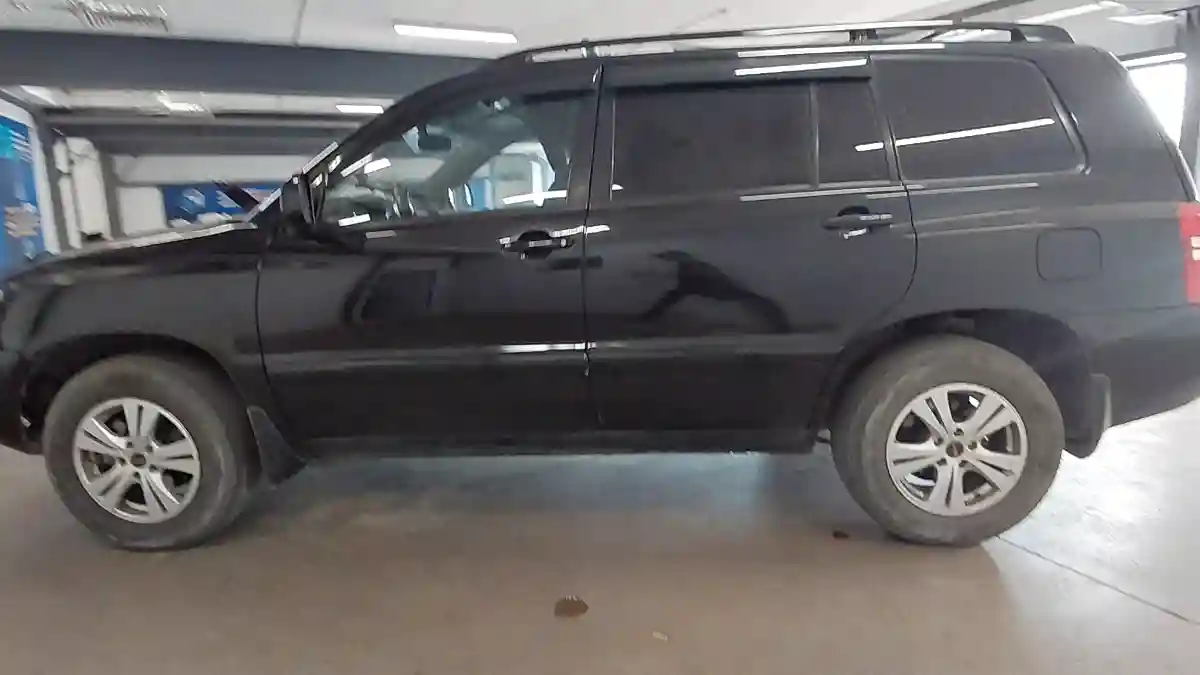 Toyota Highlander 2001 года за 5 500 000 тг. в Астана