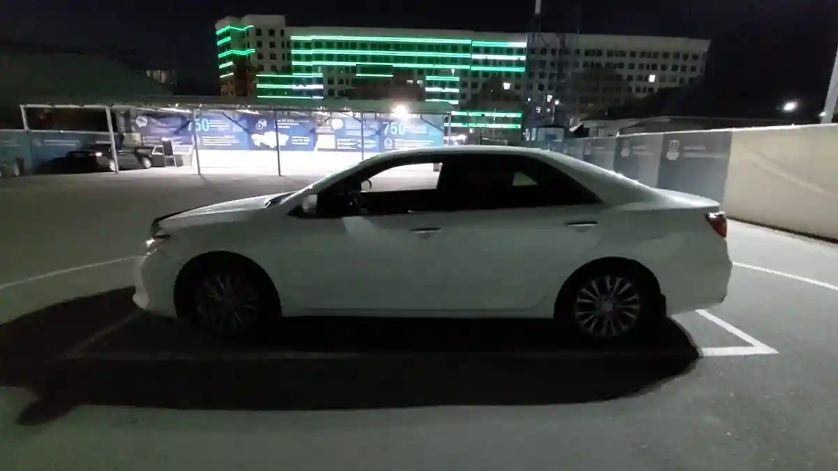 Toyota Camry 2015 года за 10 000 000 тг. в Шымкент