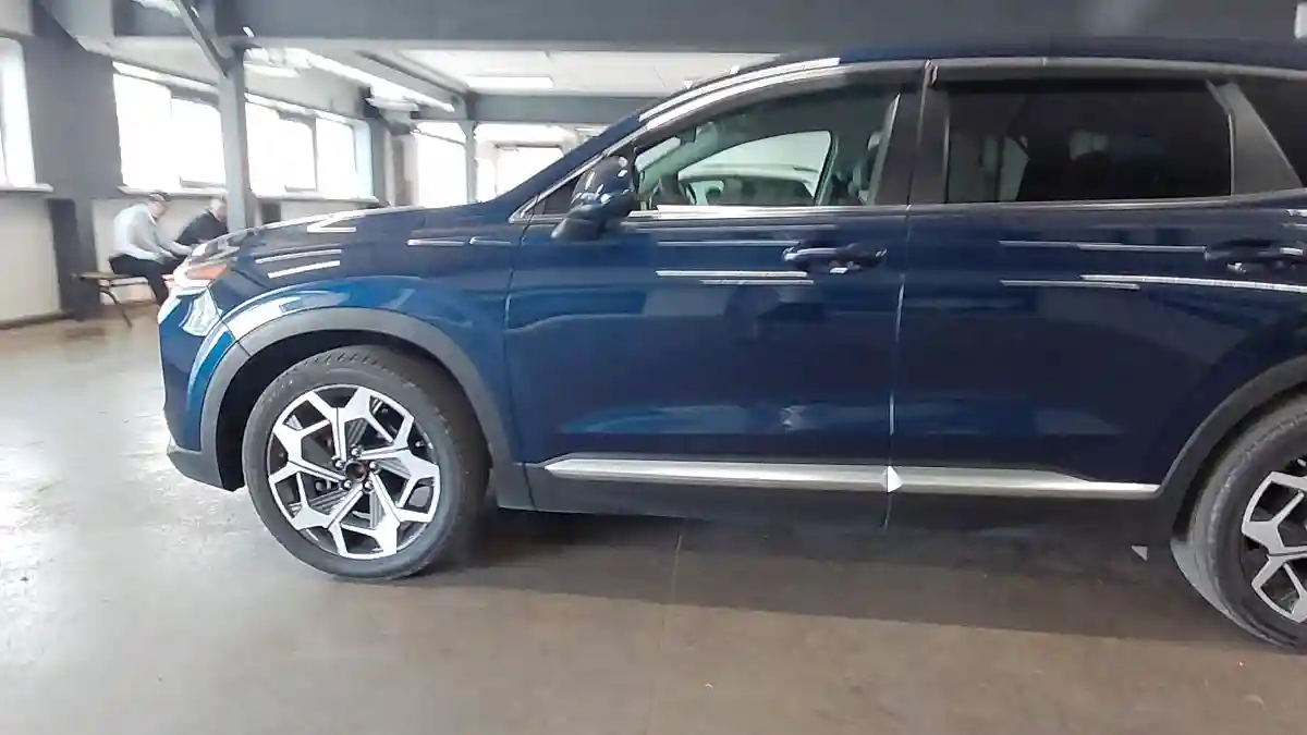 Hyundai Santa Fe 2020 года за 10 000 000 тг. в Астана