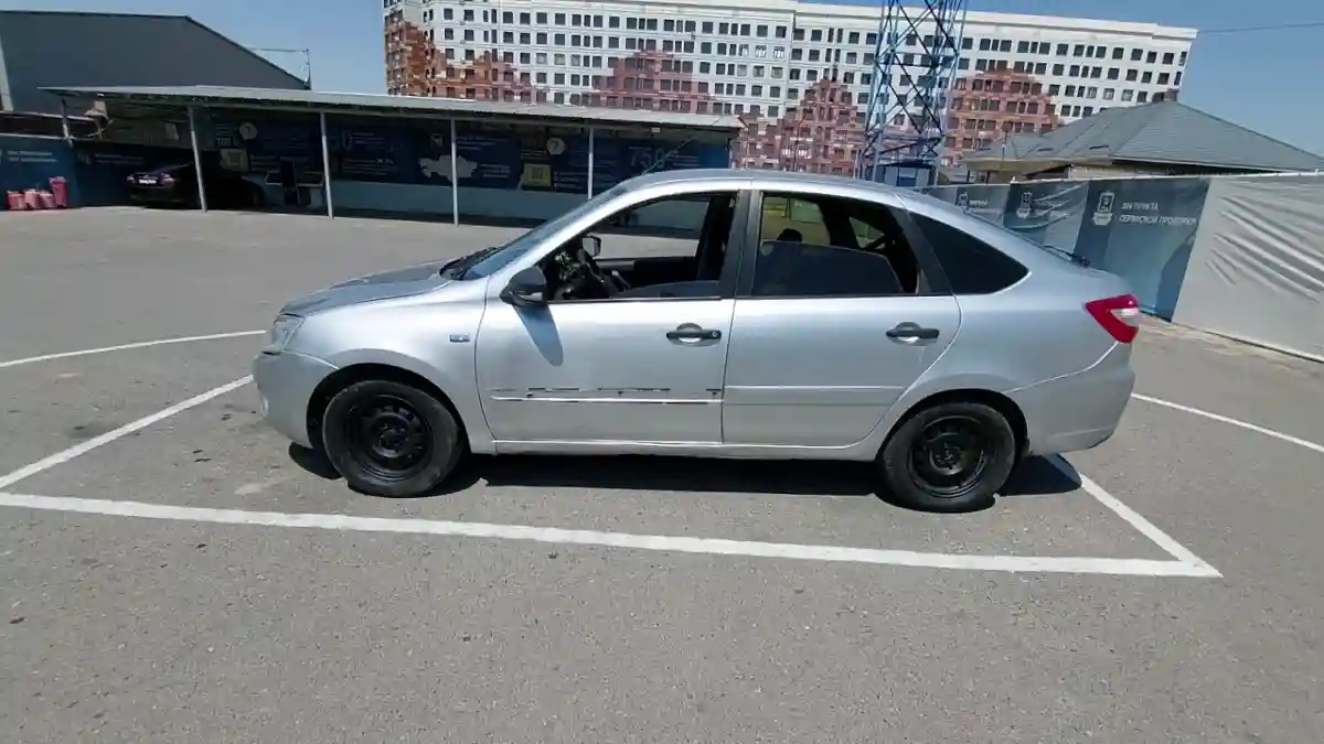 LADA (ВАЗ) Granta 2015 года за 2 500 000 тг. в Шымкент