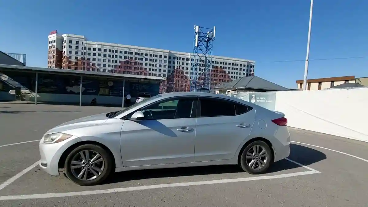 Hyundai Elantra 2017 года за 6 500 000 тг. в Шымкент