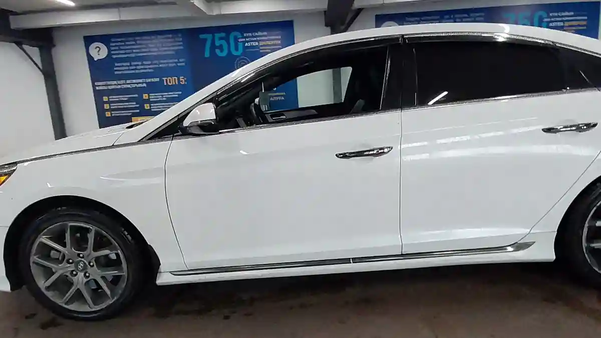 Hyundai Sonata 2019 года за 9 000 000 тг. в Астана