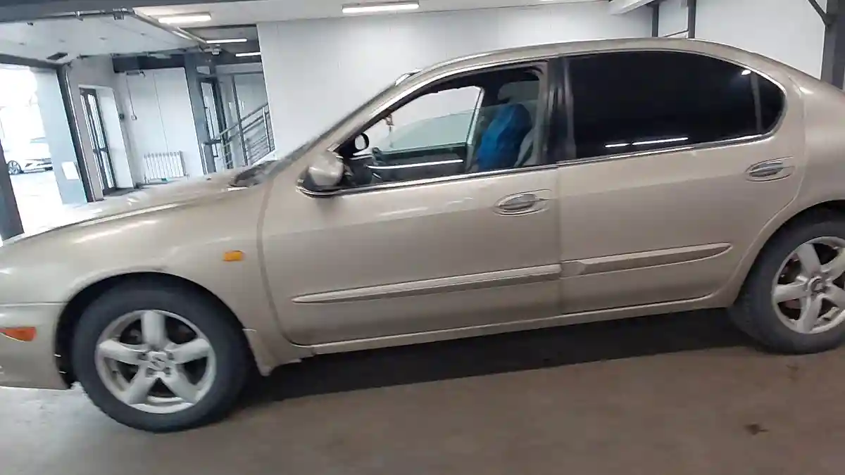 Nissan Maxima 2002 года за 1 900 000 тг. в Астана