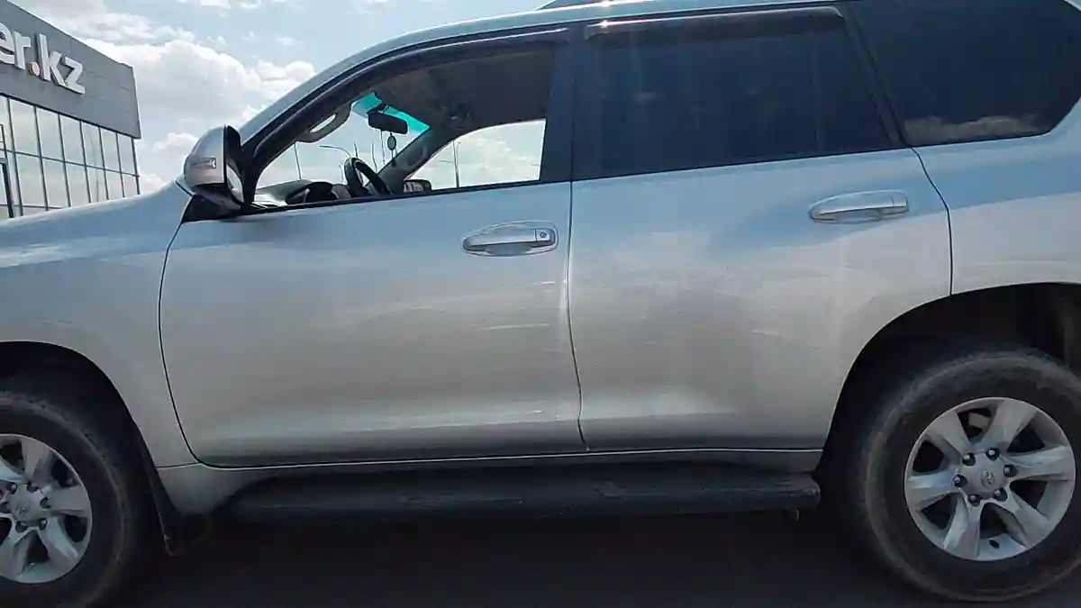 Toyota Land Cruiser Prado 2012 года за 20 000 000 тг. в Астана