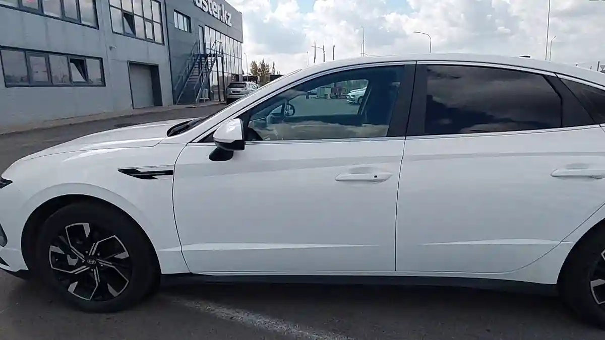 Hyundai Sonata 2024 года за 13 000 000 тг. в Астана