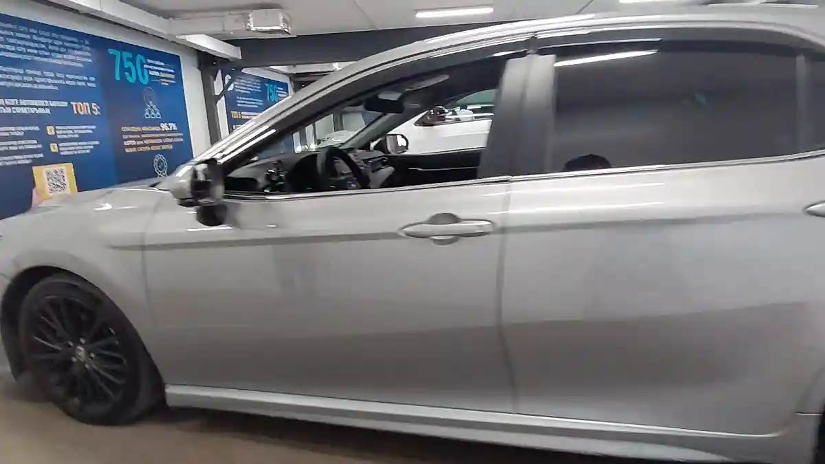 Toyota Camry 2021 года за 12 500 000 тг. в Астана