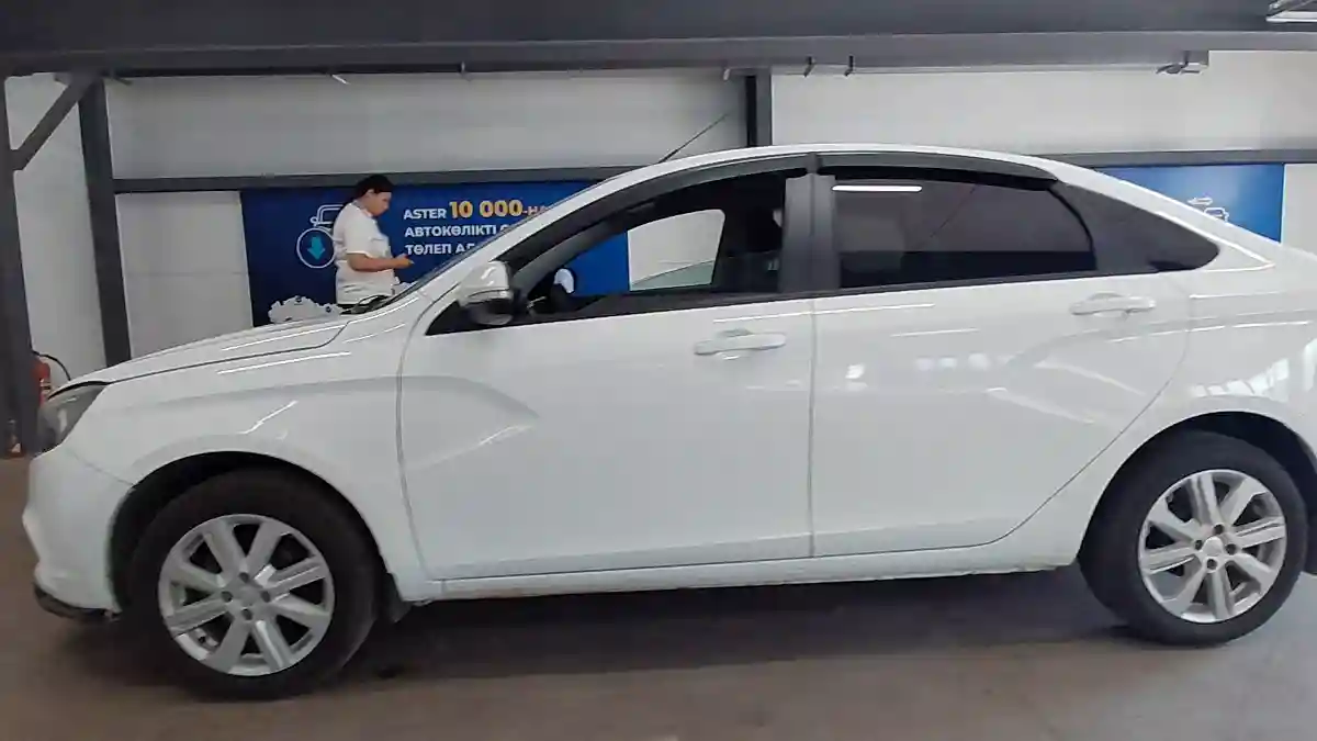 LADA (ВАЗ) Vesta 2018 года за 4 300 000 тг. в Астана