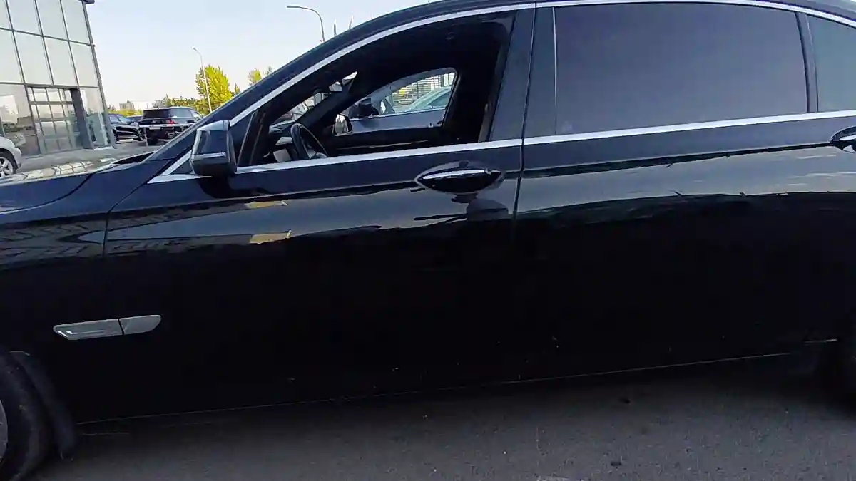 BMW 7 серии 2012 года за 13 600 000 тг. в Астана