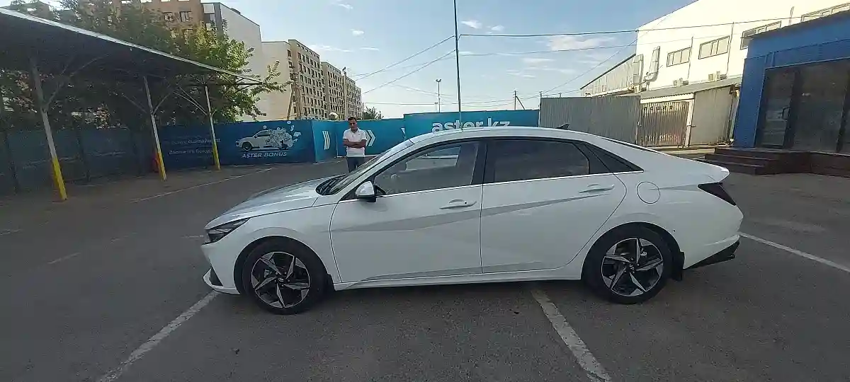 Hyundai Elantra 2023 года за 8 500 000 тг. в Алматы