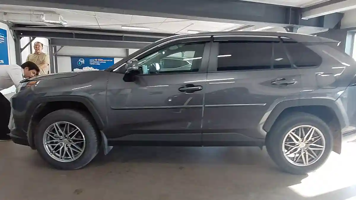 Toyota RAV4 2023 года за 15 000 000 тг. в Астана