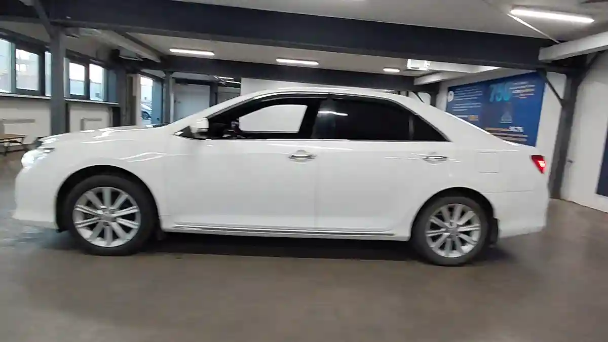 Toyota Camry 2013 года за 9 500 000 тг. в Астана