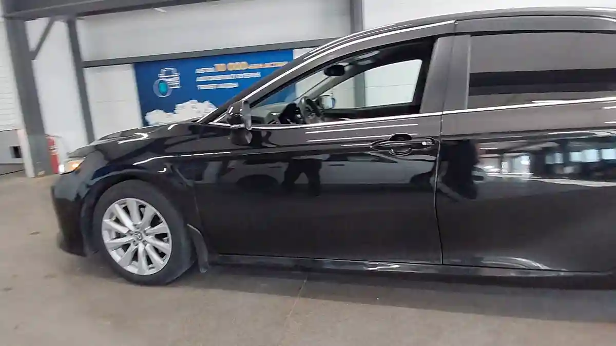 Toyota Camry 2019 года за 13 000 000 тг. в Астана