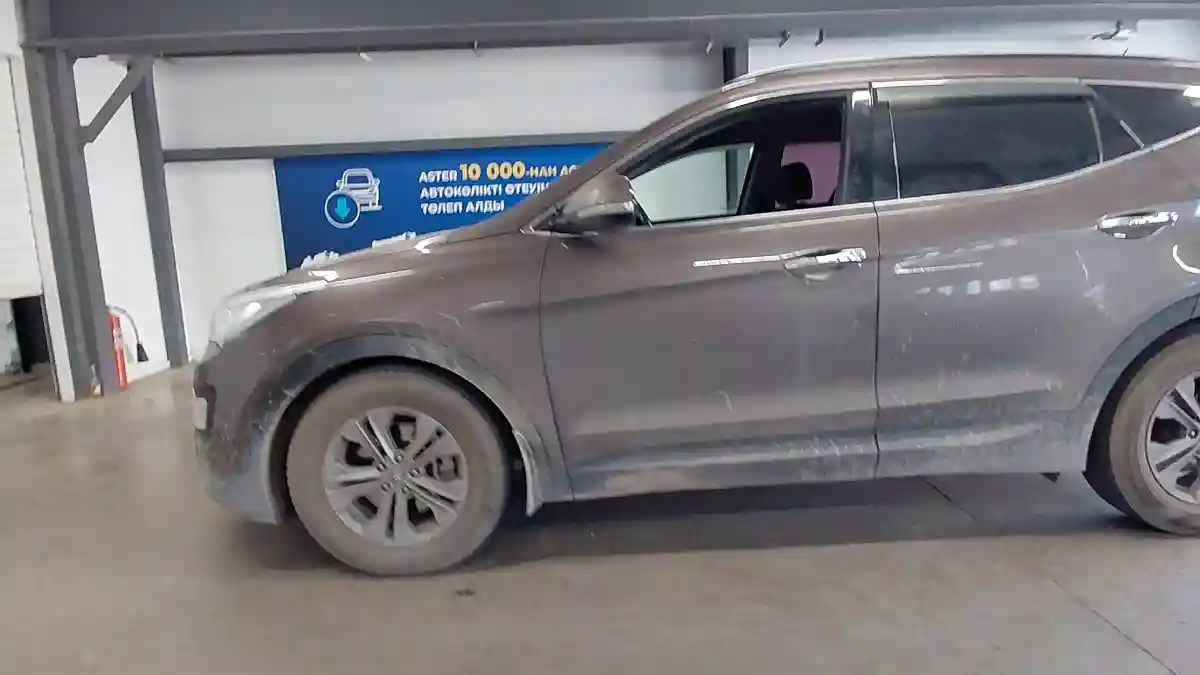 Hyundai Santa Fe 2016 года за 9 000 000 тг. в Астана