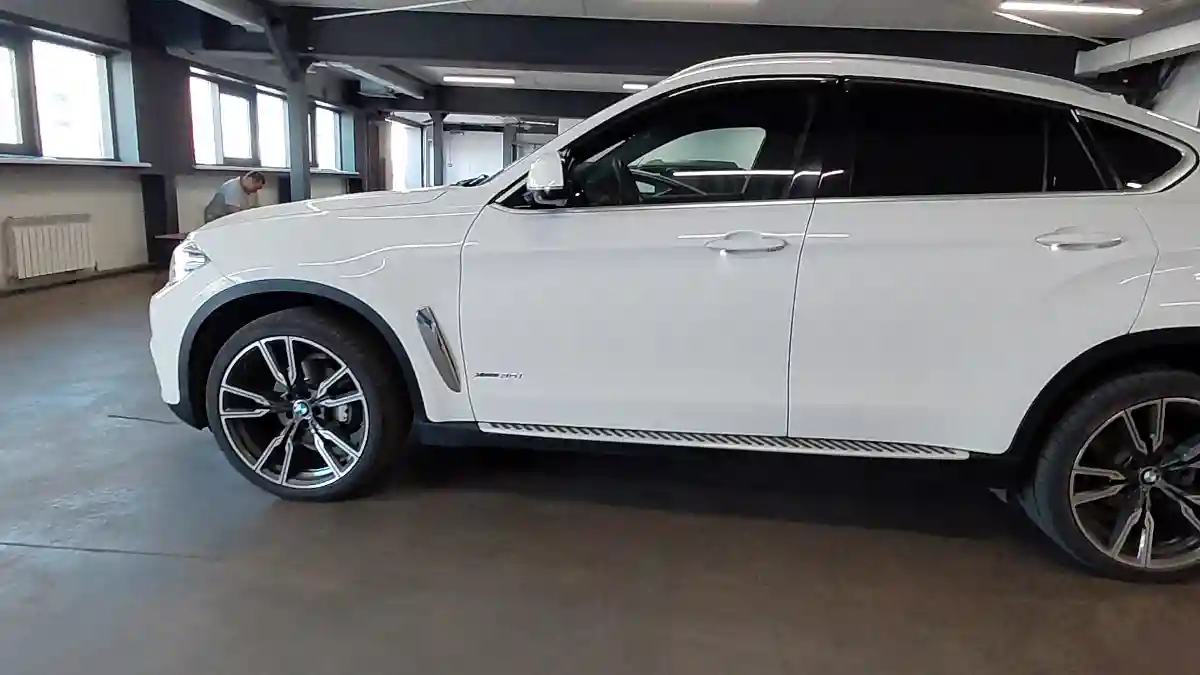 BMW X6 2017 года за 17 000 000 тг. в Астана