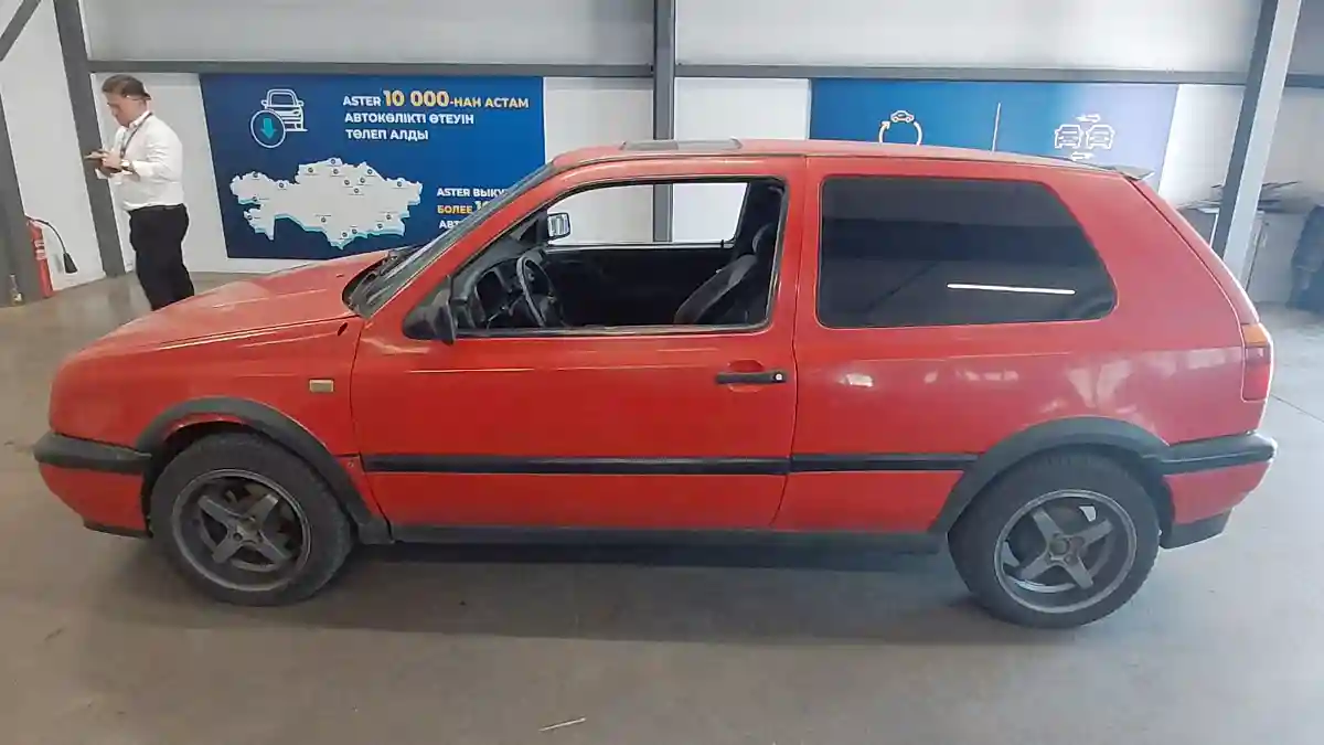 Volkswagen Golf 1992 года за 900 000 тг. в Астана