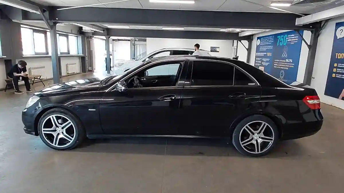 Mercedes-Benz E-Класс 2011 года за 7 000 000 тг. в Астана