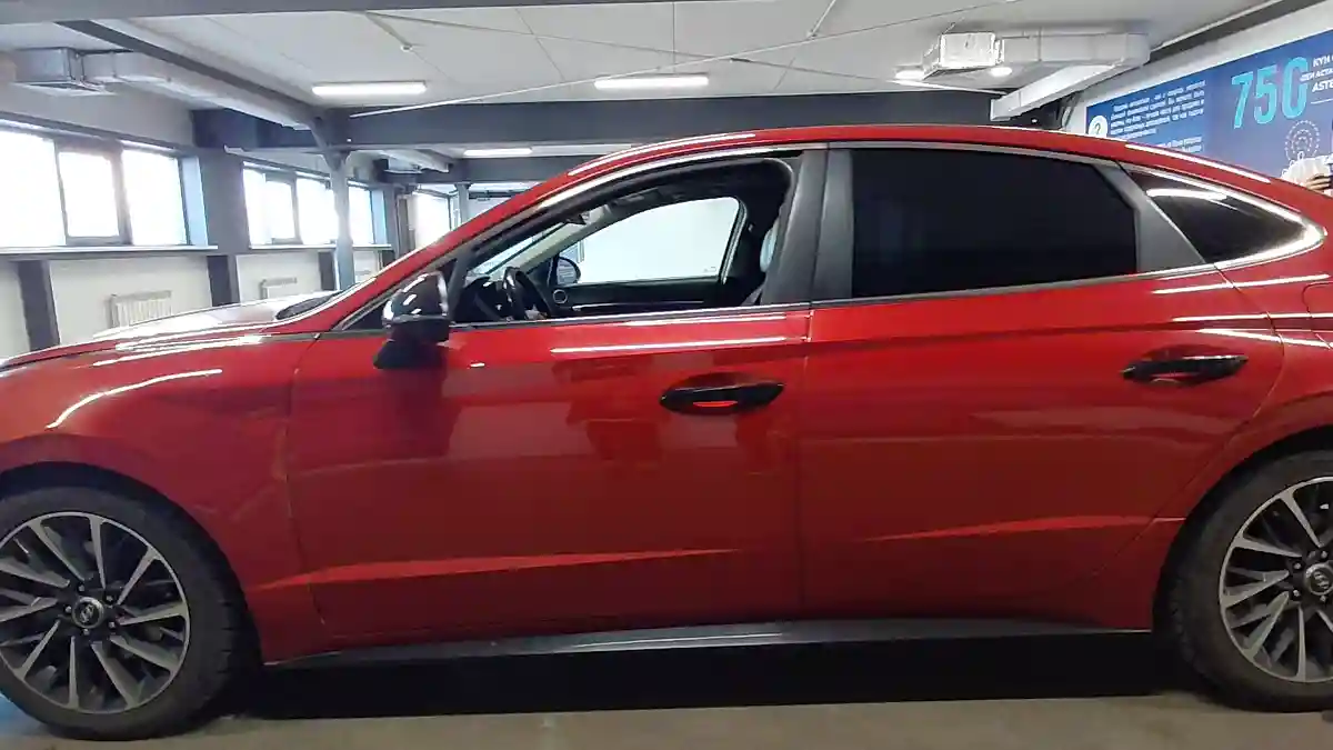 Hyundai Sonata 2020 года за 9 000 000 тг. в Астана