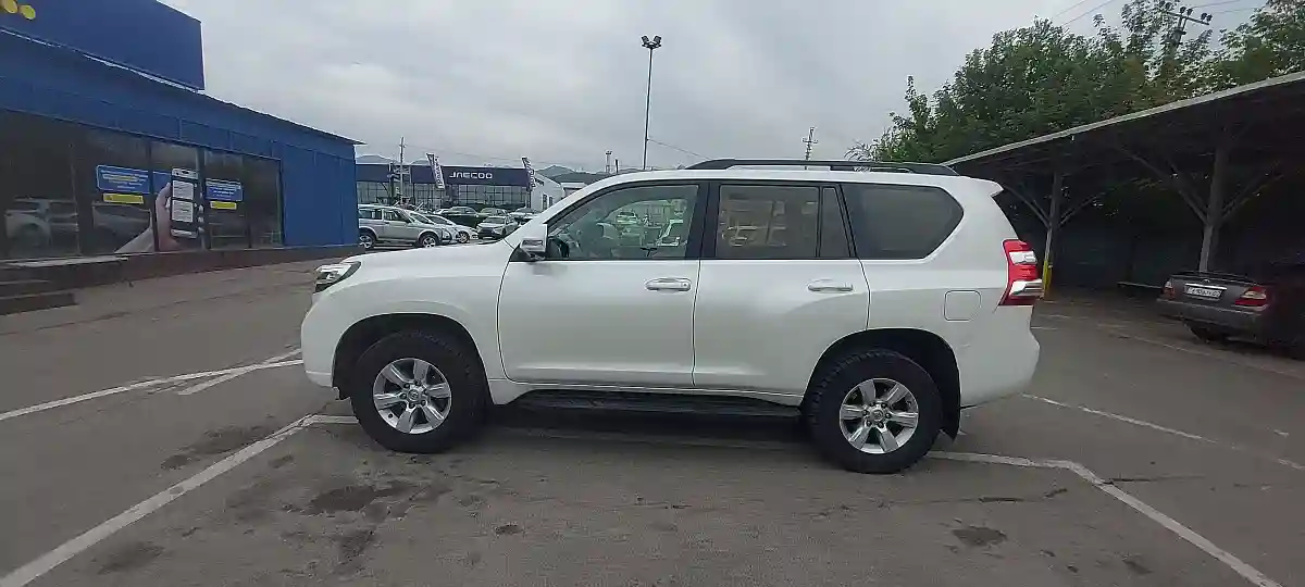Toyota Land Cruiser Prado 2013 года за 15 500 000 тг. в Алматы