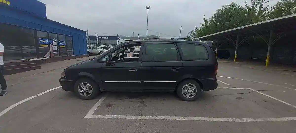Hyundai Trajet 2001 года за 1 500 000 тг. в Алматы