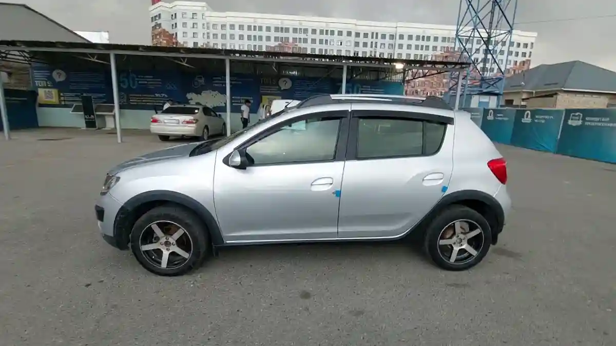 Renault Sandero 2015 года за 3 000 000 тг. в Шымкент