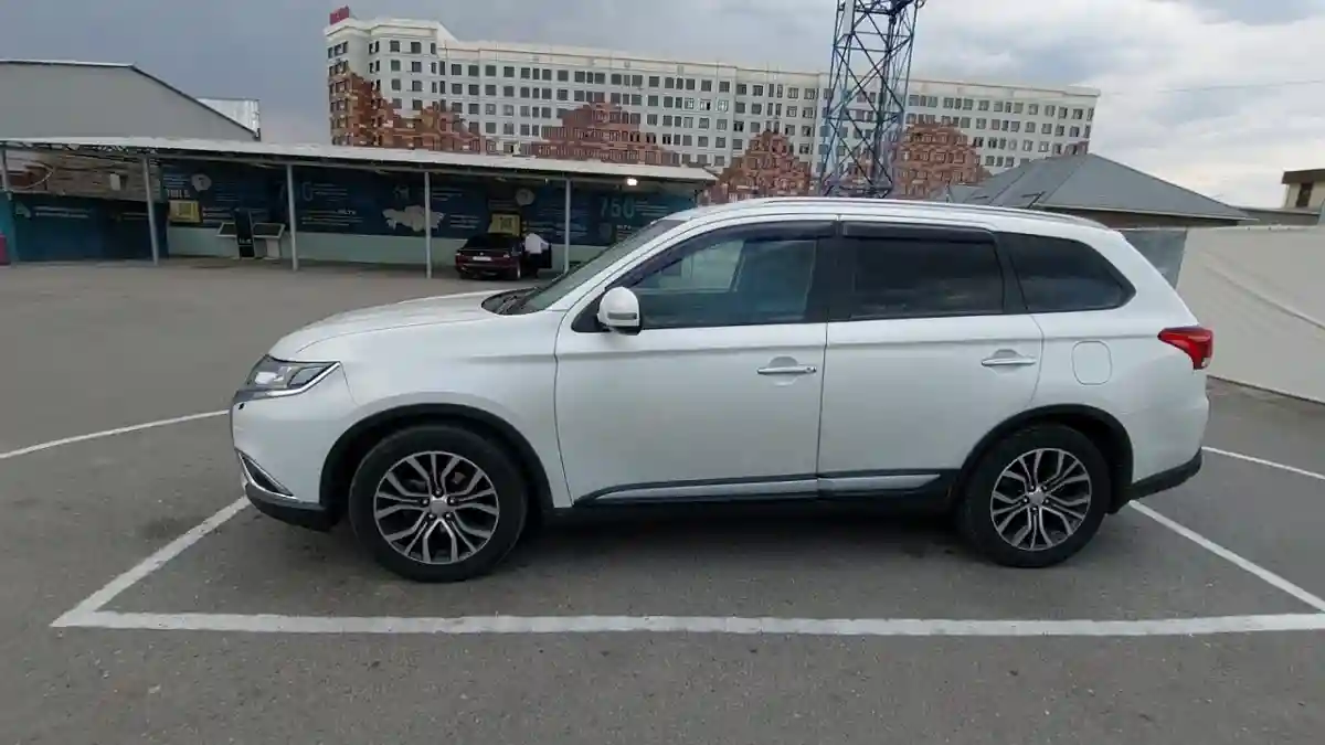 Mitsubishi Outlander 2015 года за 8 500 000 тг. в Шымкент