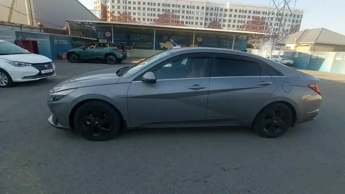Hyundai Elantra 2021 года за 9 500 000 тг. в Шымкент