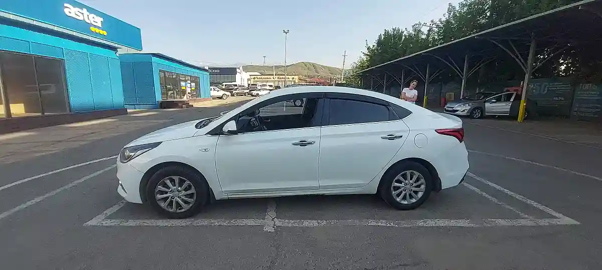 Hyundai Accent 2018 года за 7 500 000 тг. в Алматы