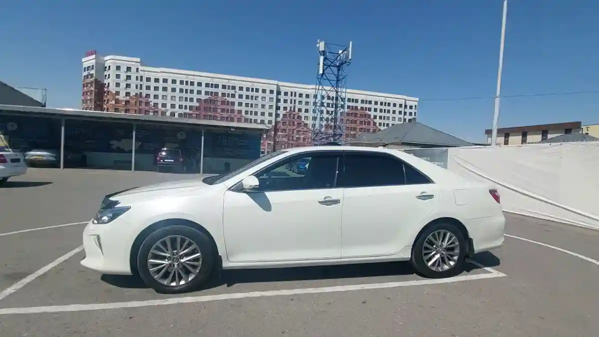 Toyota Camry 2017 года за 11 000 000 тг. в Шымкент