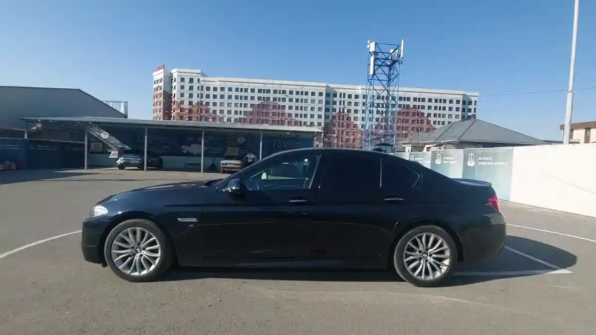BMW 5 серии 2015 года за 11 000 000 тг. в Шымкент