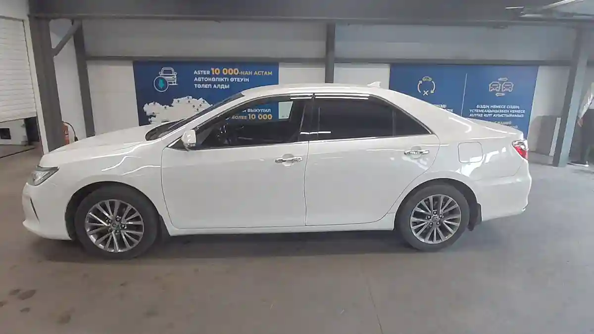 Toyota Camry 2016 года за 9 500 000 тг. в Астана