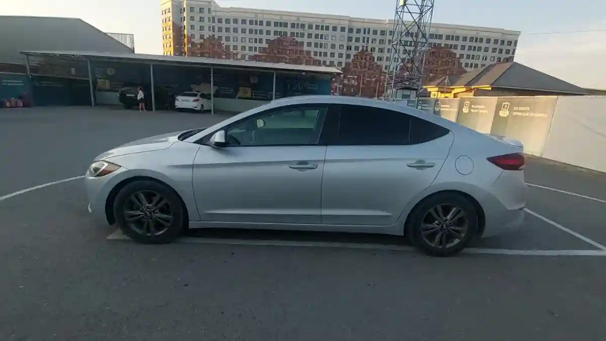 Hyundai Elantra 2018 года за 6 000 000 тг. в Шымкент