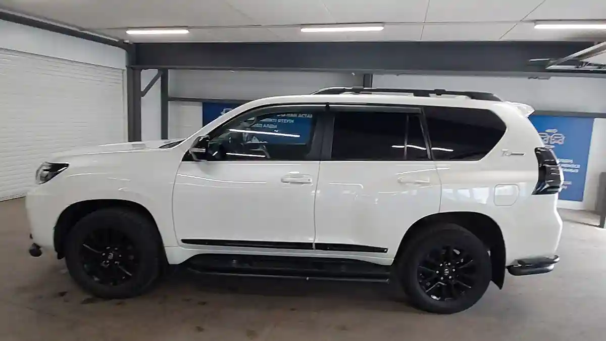 Toyota Land Cruiser Prado 2020 года за 28 500 000 тг. в Астана