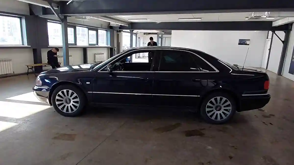 Audi A8 2001 года за 3 200 000 тг. в Астана
