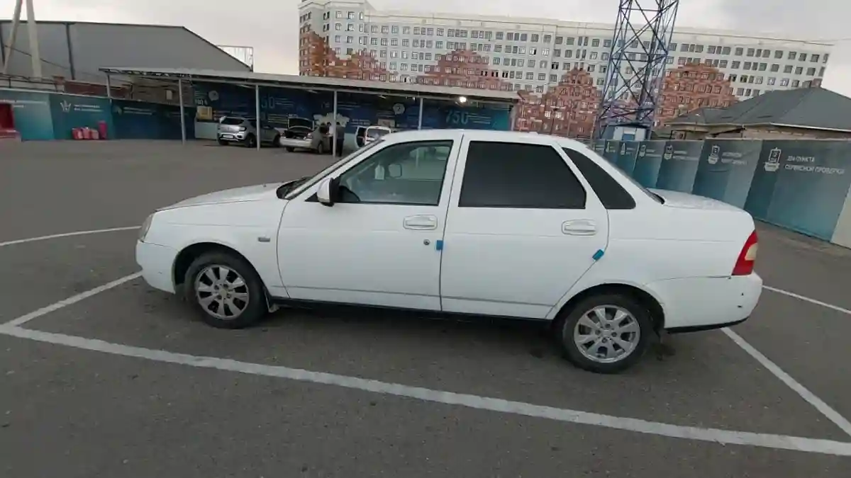 LADA (ВАЗ) Priora 2013 года за 1 000 000 тг. в Шымкент
