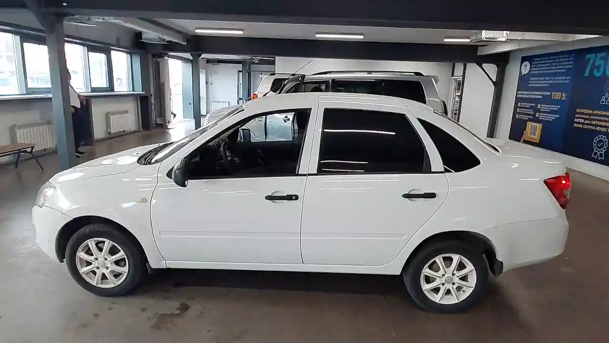 LADA (ВАЗ) Granta 2013 года за 3 000 000 тг. в Астана