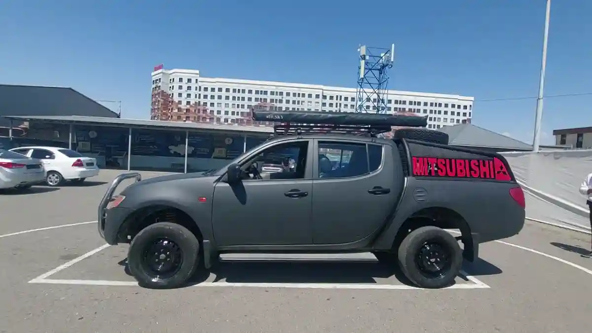 Mitsubishi L200 2007 года за 4 500 000 тг. в Шымкент