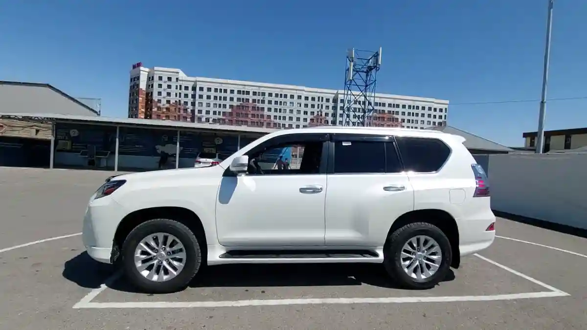 Lexus GX 2021 года за 40 000 000 тг. в Шымкент