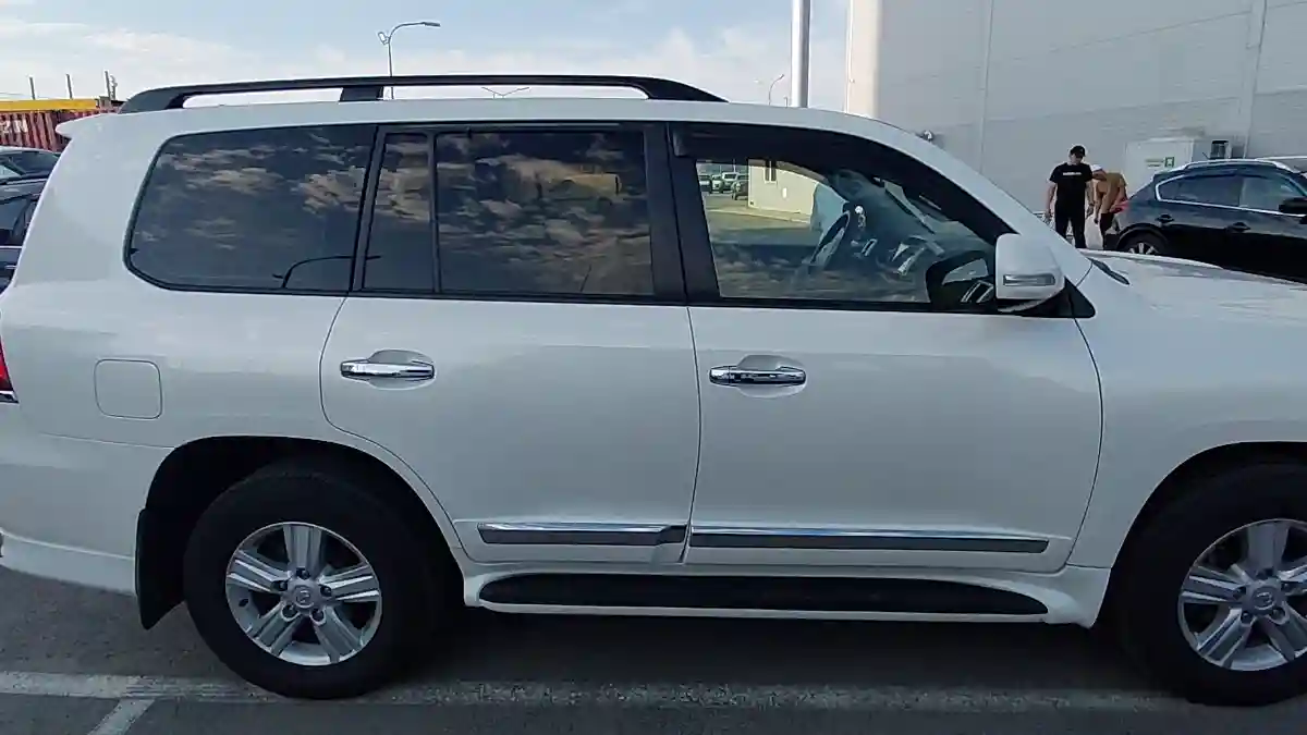 Toyota Land Cruiser 2013 года за 21 500 000 тг. в Астана