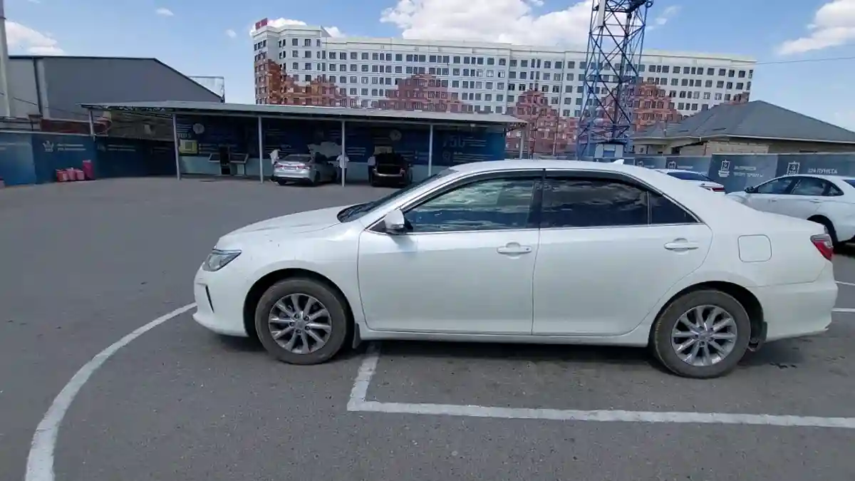Toyota Camry 2016 года за 10 700 000 тг. в Шымкент