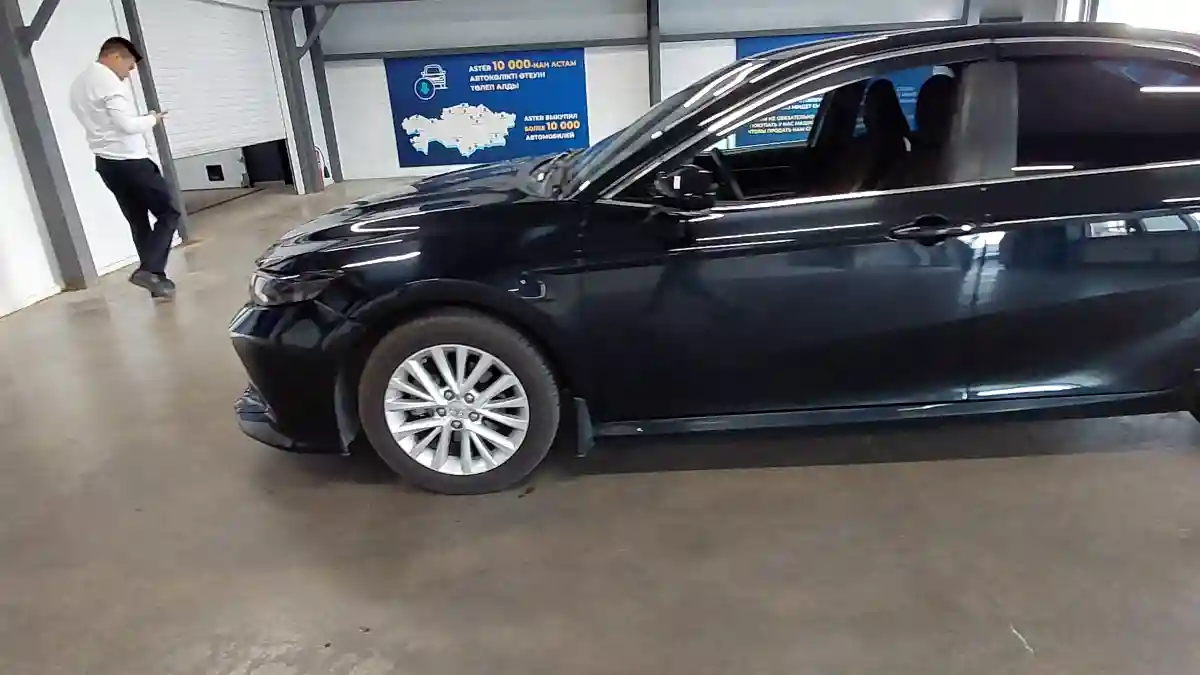 Toyota Camry 2020 года за 12 000 000 тг. в Астана