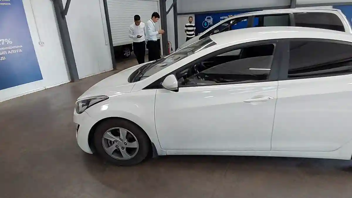 Hyundai Elantra 2013 года за 4 800 000 тг. в Астана