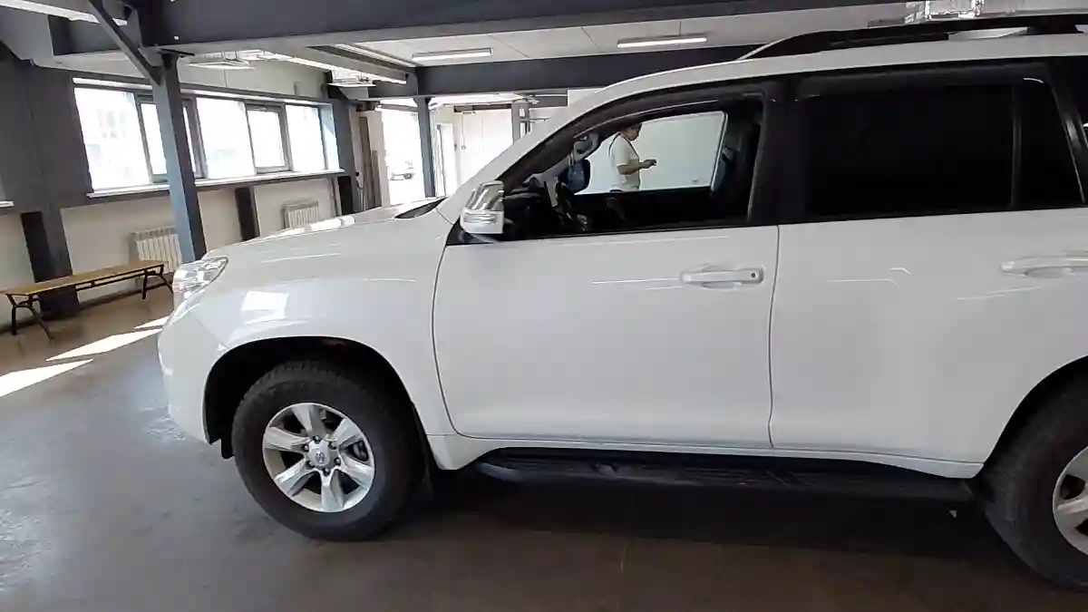 Toyota Land Cruiser Prado 2011 года за 12 600 000 тг. в Астана