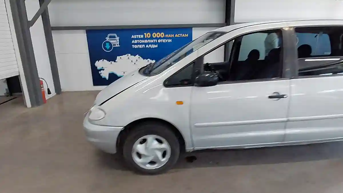 Volkswagen Sharan 1996 года за 1 500 000 тг. в Астана