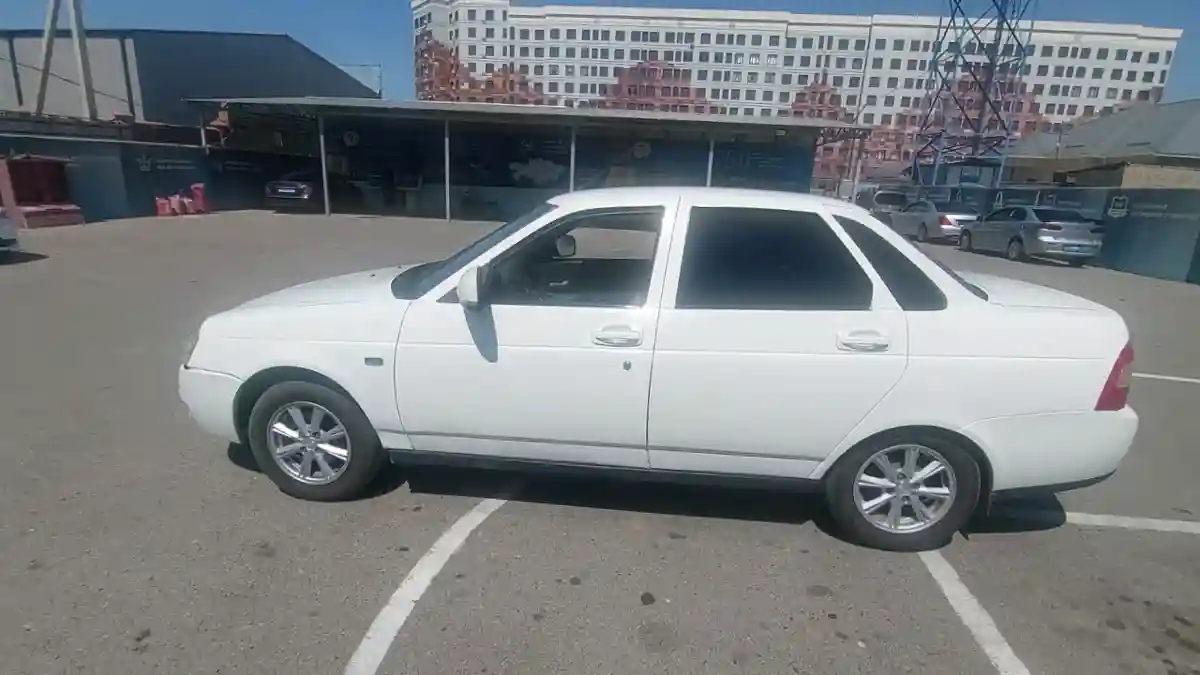 LADA (ВАЗ) Priora 2013 года за 1 300 000 тг. в Шымкент