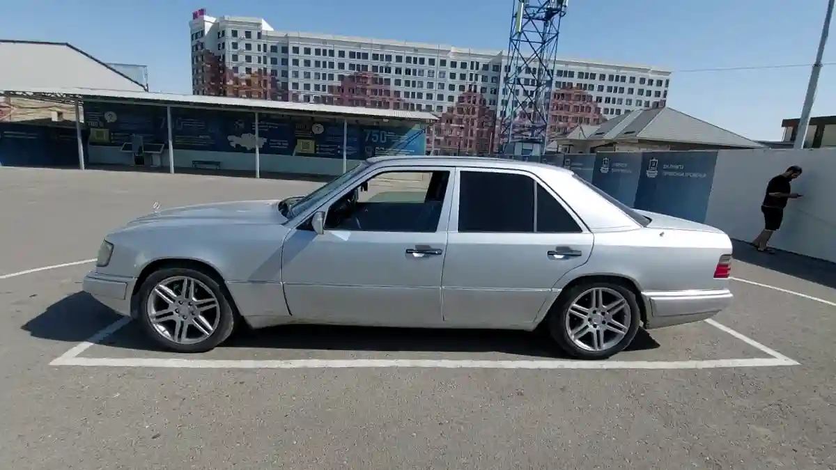 Mercedes-Benz E-Класс 1995 года за 3 500 000 тг. в Шымкент