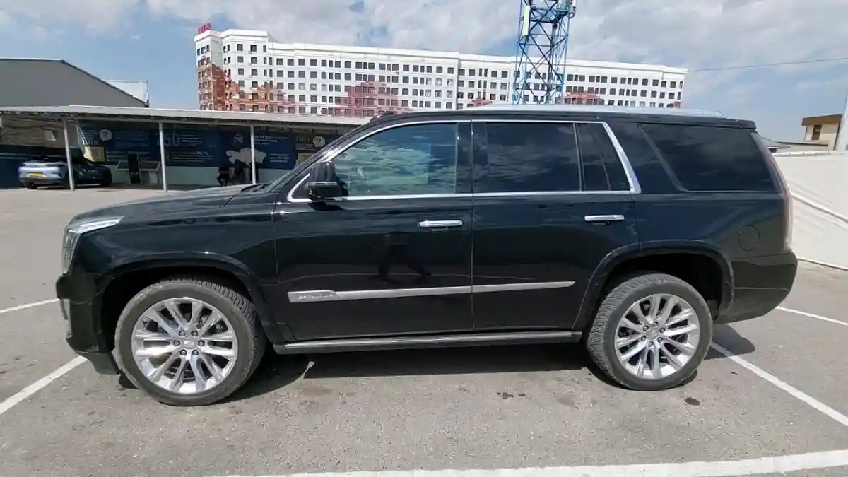 Cadillac Escalade 2019 года за 30 000 000 тг. в Шымкент
