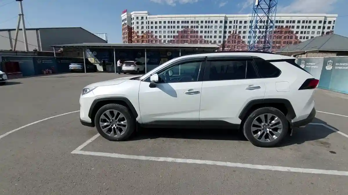 Toyota RAV4 2019 года за 13 500 000 тг. в Шымкент