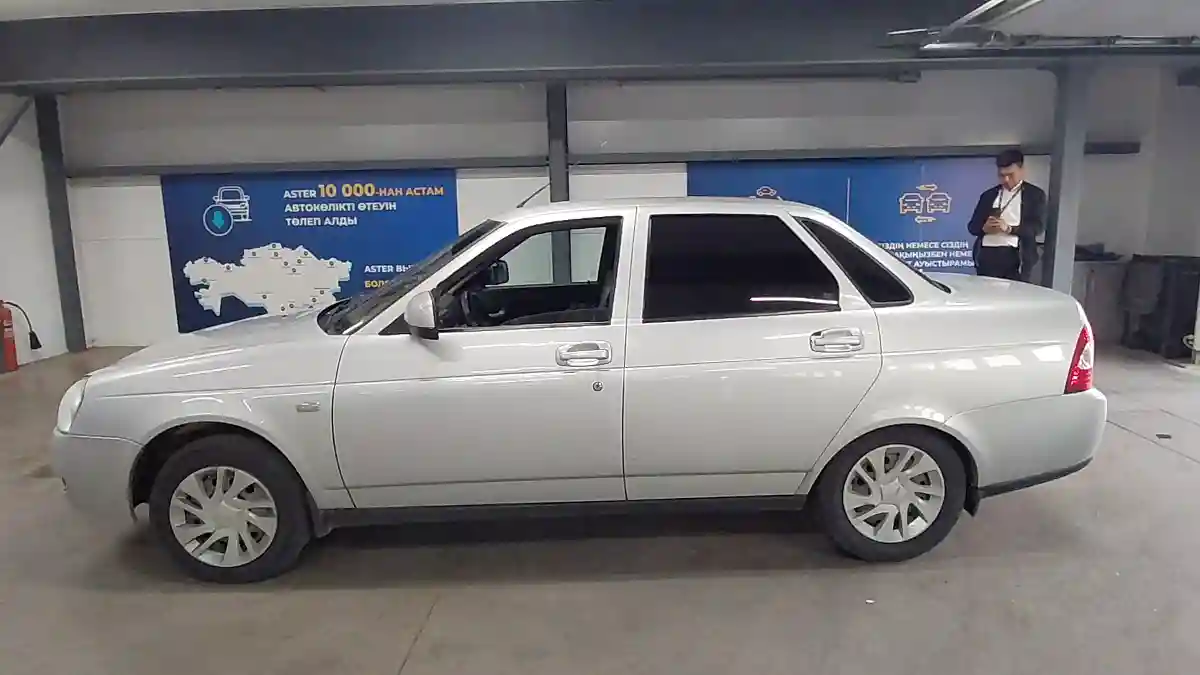 LADA (ВАЗ) Priora 2014 года за 2 000 000 тг. в Астана