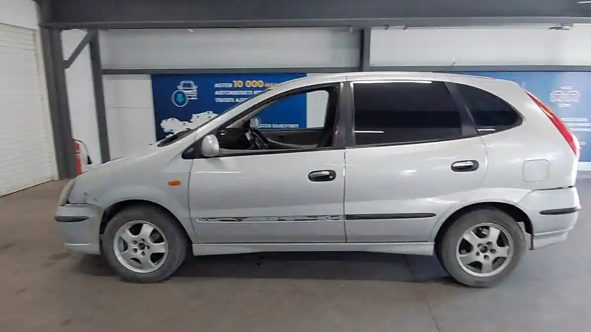Nissan Almera Tino 2001 года за 2 000 000 тг. в Астана